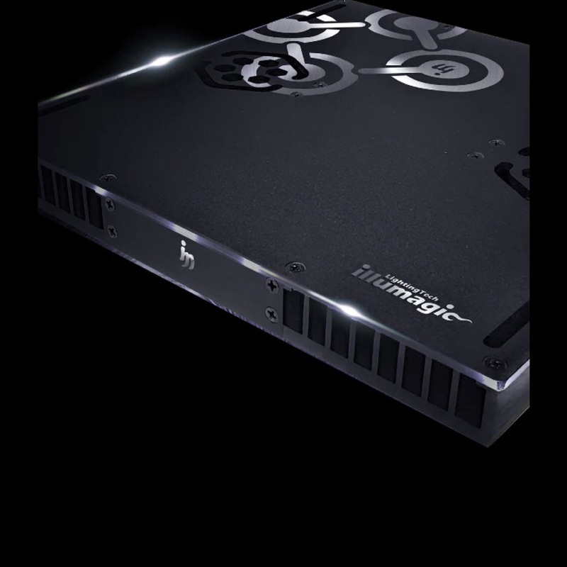 Illumagic X4 LED Light